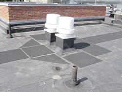 B_0610_RN_RoofMaintenance_tn B_0610_RN_RoofMaintenance_tn