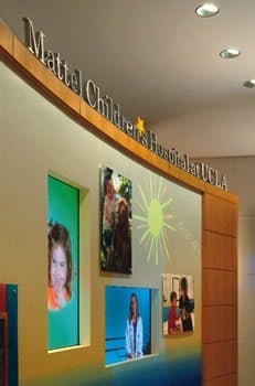 B_0408_Newsworthy_WelcomeWall1 B_0408_Newsworthy_WelcomeWall1