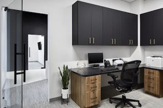 Black-and-White Theme Creates a Deluxe Dental Office in Virginia | Buildings