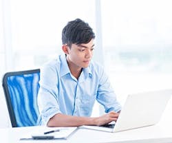 1652189542756 1113newsfeedworkeratcomputer 1652189542756 1113newsfeedworkeratcomputer