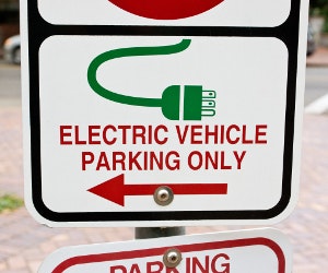 1652189680345 1013newsfeedparking