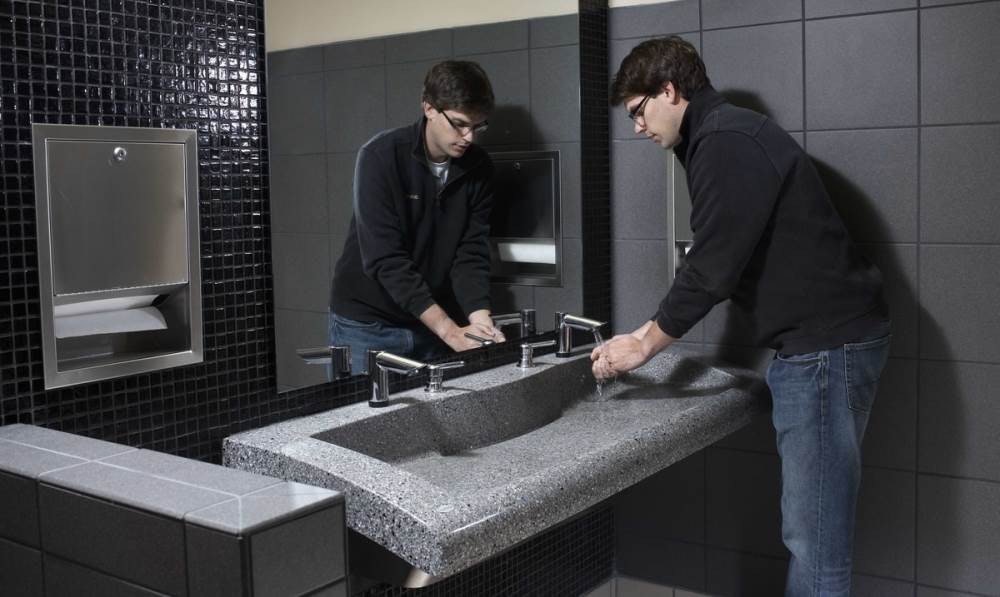 1652285380466 Student Washing Hands 1200