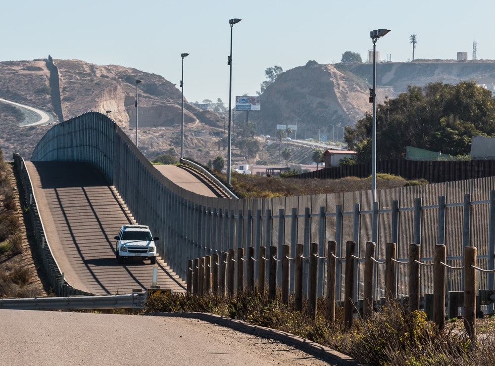 1652286236962 Borderwall