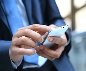 1652288269238 B 1114 Newsfeed Smartphone