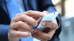 B_1114_Newsfeed_Smartphone