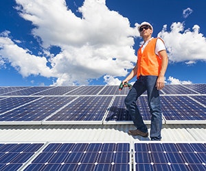 1652314479372 B 1014 Newsfeed Guy Solar