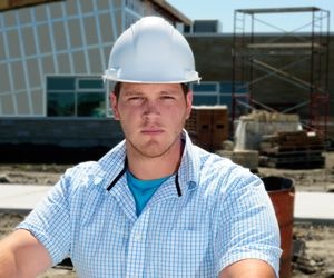 1652321991628 B 0909 Constructionworker