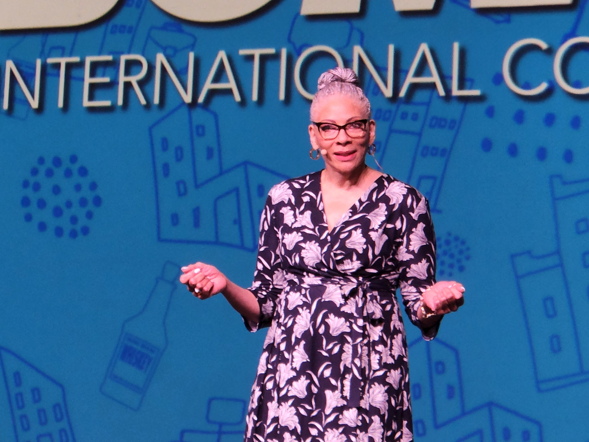 Keynote 2 62bbd282ee795