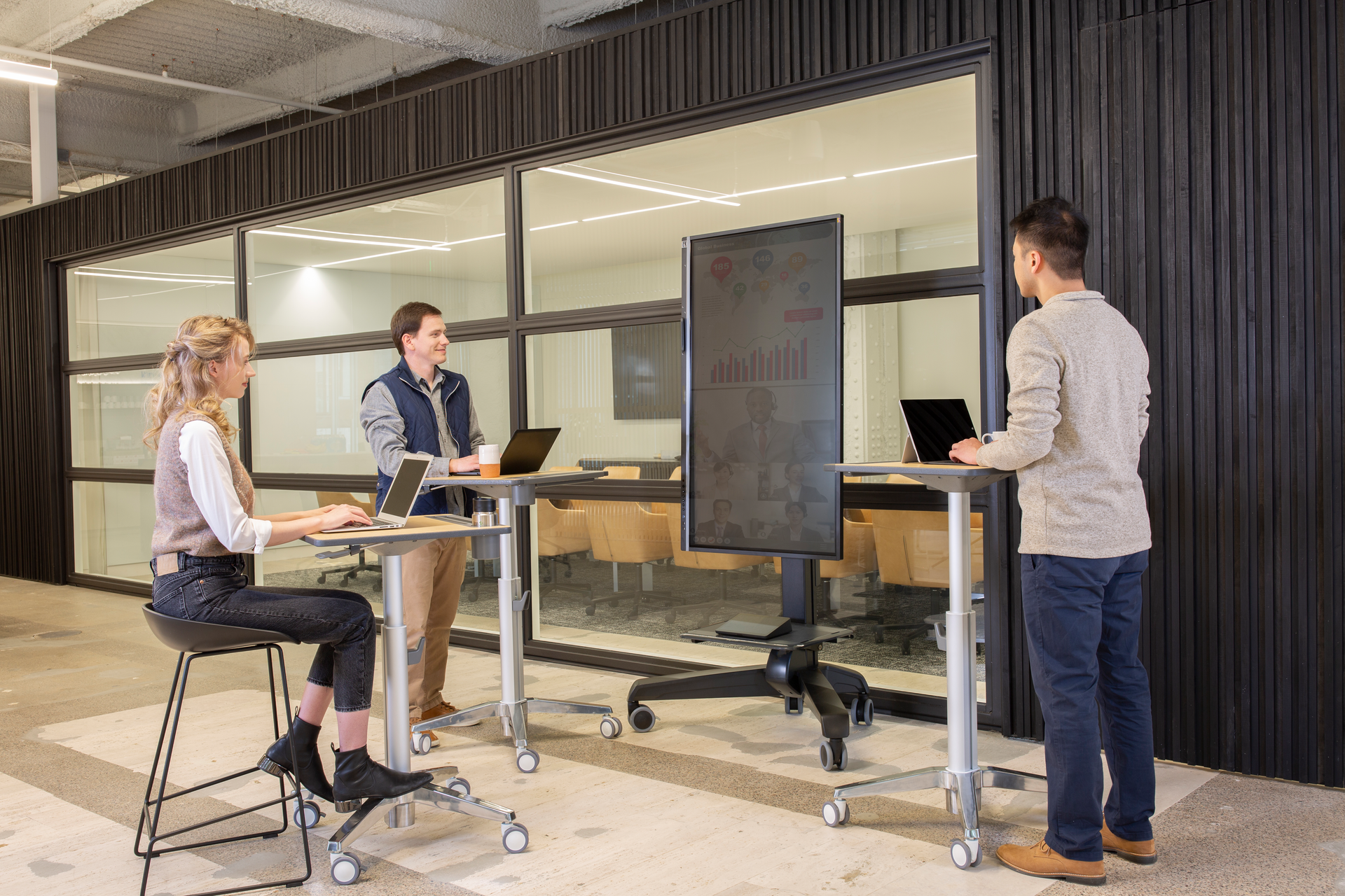 Ergotron Neo Flex Mobile Media Center 639a253e98b5e