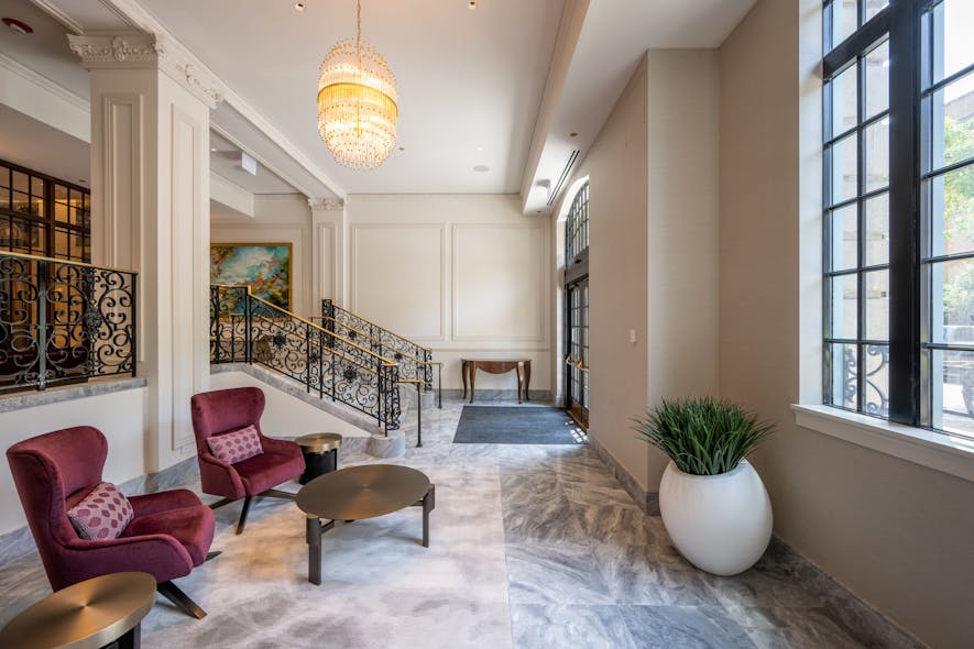 Residents of the building have access to their own entrance, as well as a variety of service-focused offerings including 24/7 valet parking, concierge and door staff and on-site Tesla rentals.
