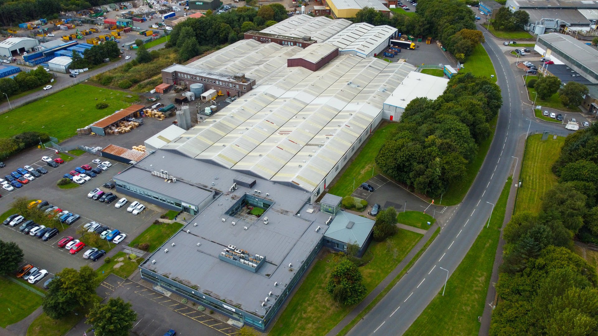 Leviton last month announced that it is making a &pound;600,000 capital investment into solar energy at its manufacturing facility in Glenrothes, Scotland. The carbon-neutral facility serves as Leviton Network Solutions' EMEA headquarters.