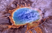 Grand Prismatic Spring, the largest hot spring in the United States, located in Wyoming&apos;s Yellowstone National Park.