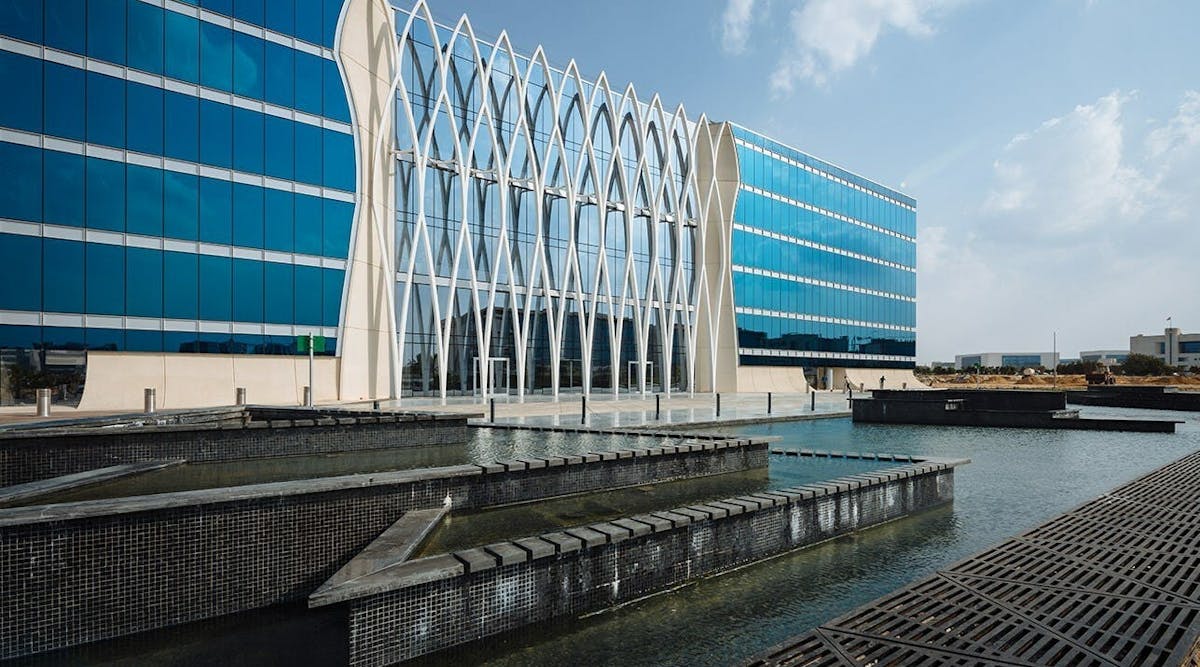UL Solutions announced that Para digital twin technology by Dar Group achieved the first-ever UL Smart Systems Rating. The rating measures what makes systems smart, including connectivity and interoperability, resiliency, cybersecurity, digital experience, functional value, and control and automation. Dar&rsquo;s Cairo office is pictured.