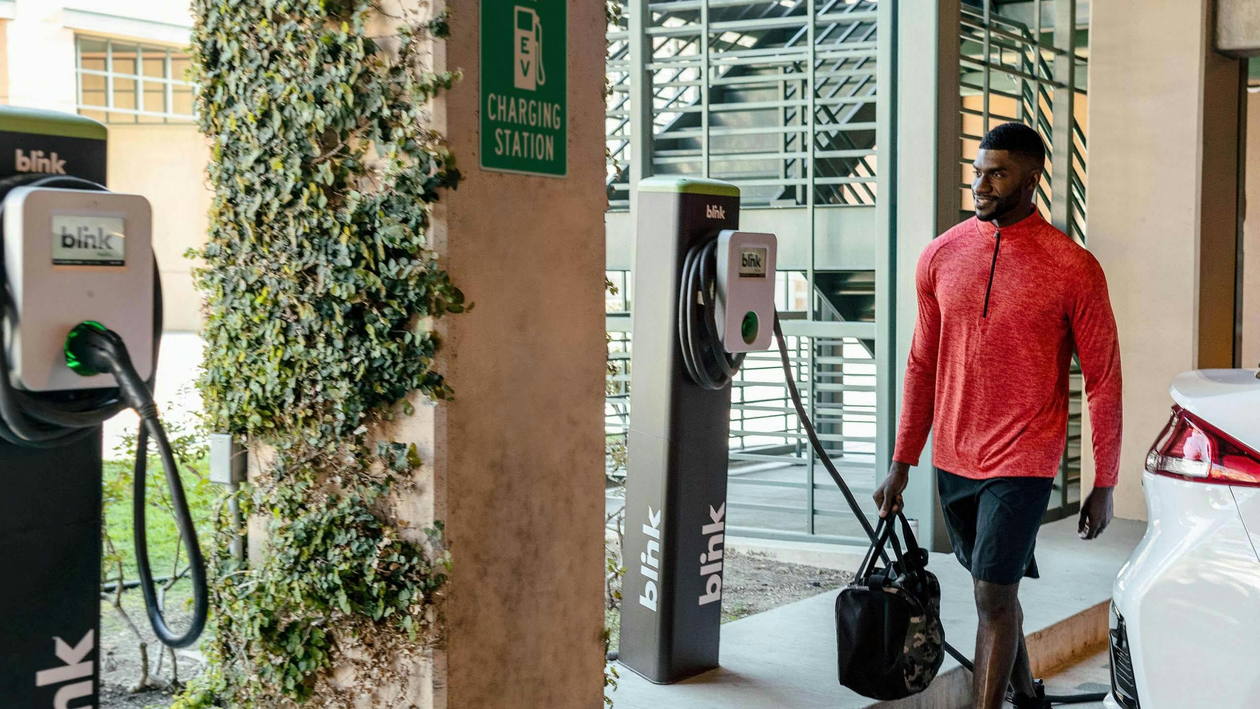 65a69c150de60a001e0db387 6557872e6b2aa6001e1790a8blink Lifestyle 2scaled Ed