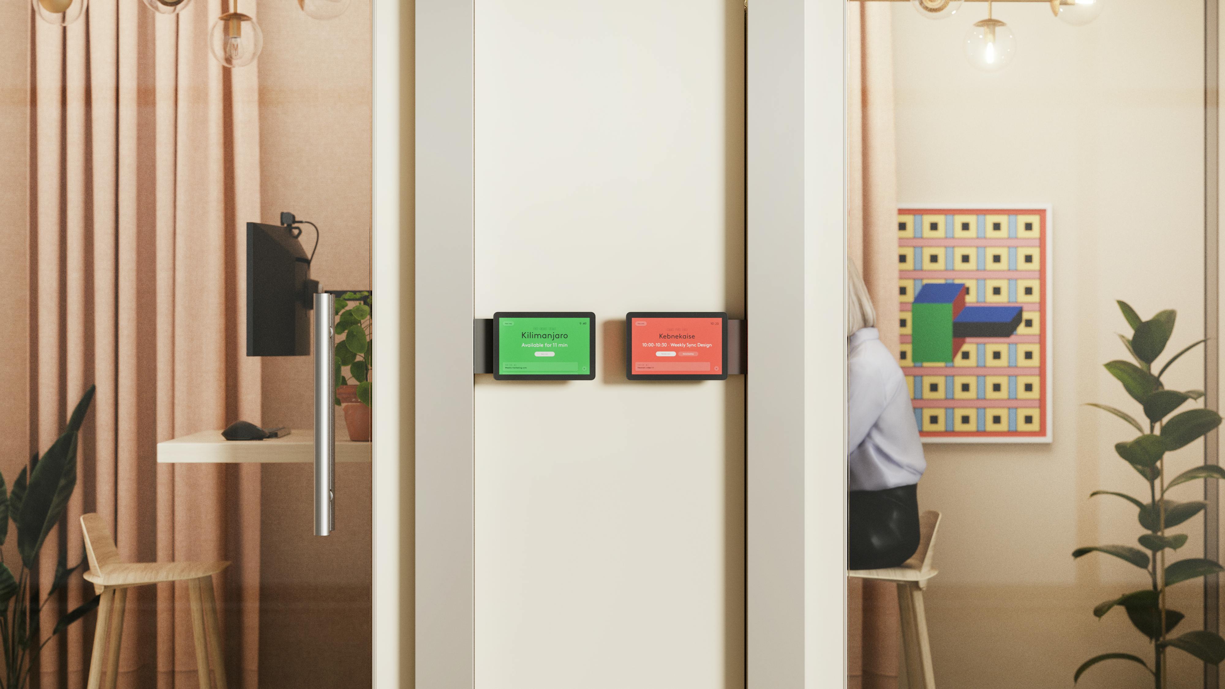 logitech__logitech_sync_room_booking_software__red