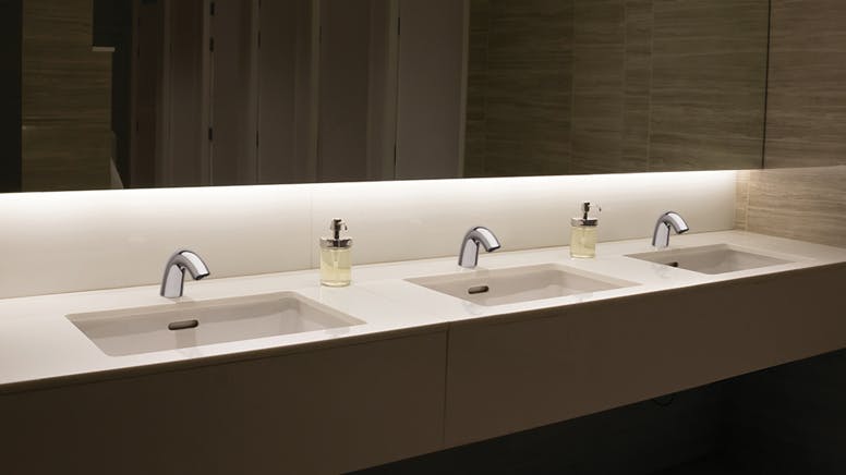 eq_arc_by_chicago_faucets