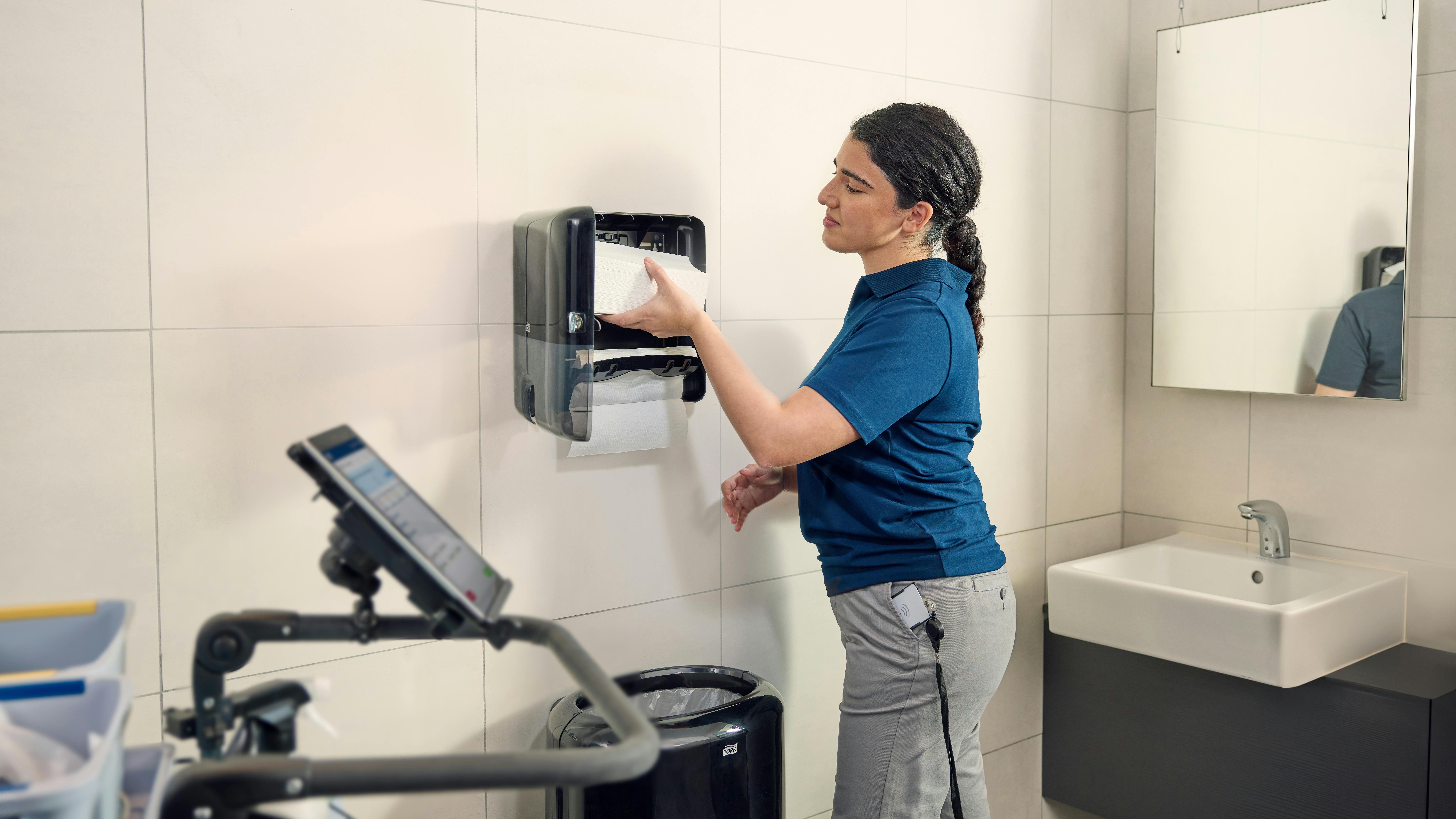 tork__xpress_compressed_multifold_hand_towels