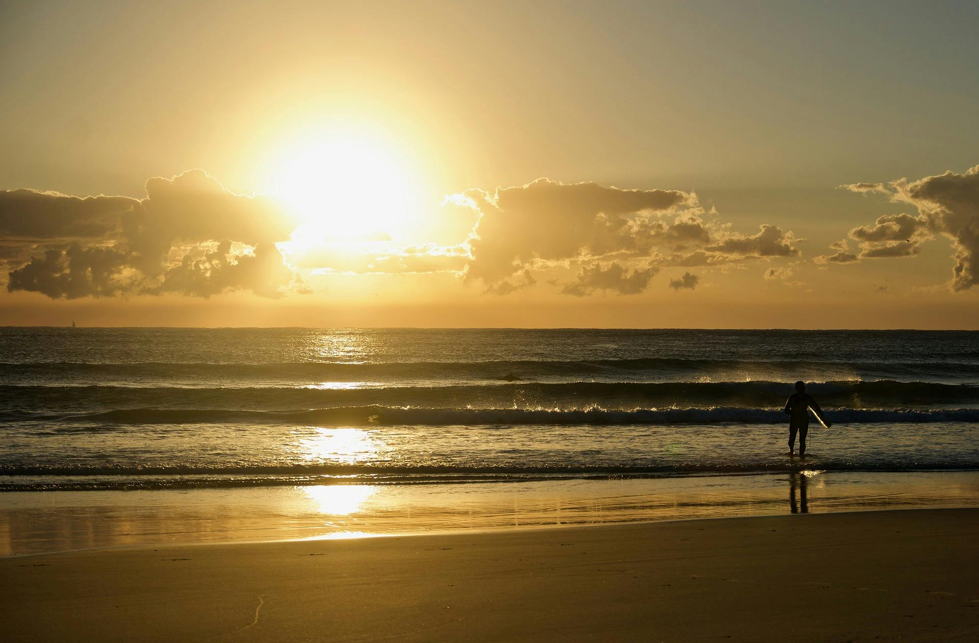 Some Zumtobel SSL luminaires will employ Nichia human-centric LED technologies that deliver a daytime-mimicking spectrum and improved color rendering for different application uses in lighting for wellbeing as well as museums and other high-end illumination applications. (Photo credit: Image by Siggy Nowak via Pixabay; used under free license for commercial or non-commercial purposes.)