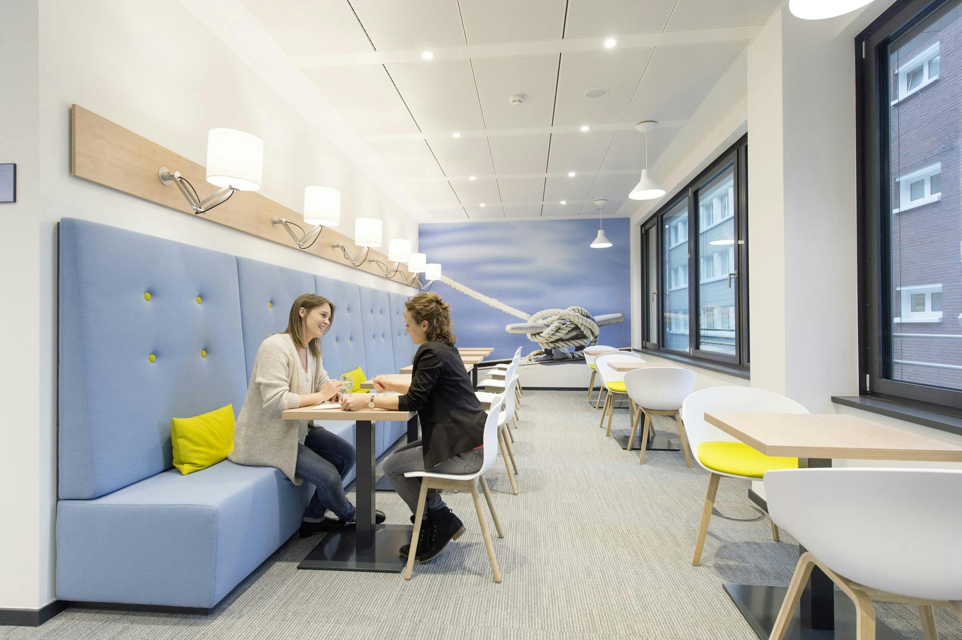 Signify updates its Philips brand office LED luminaire portfolio with high-CRI and high-R9 value products to meet the WELL Building standard lighting objectives for human wellbeing. (Photo credit: Image courtesy of Signify.)
