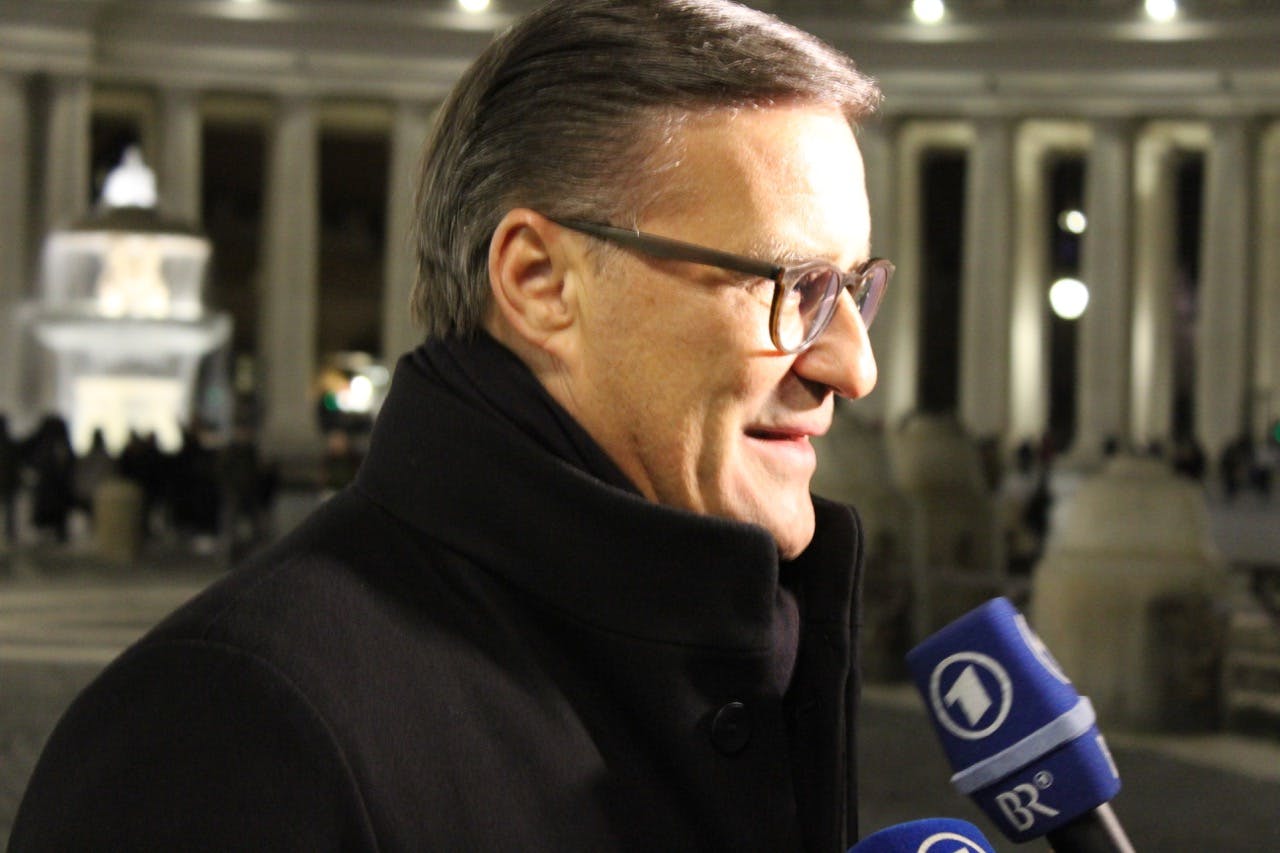 With two takeover offers on the table, Osram CEO Olaf Berlien appears to be looking away from ams and toward the side of the lower but more &ldquo;resilient&rdquo; offer from Bain/Carlyle. His supervisory board sees things differently. (Photo credit: Image courtesy of Mark Halper.)