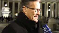 With two takeover offers on the table, Osram CEO Olaf Berlien appears to be looking away from ams and toward the side of the lower but more “resilient” offer from Bain/Carlyle. His supervisory board sees things differently. (Photo credit: Image courtesy of Mark Halper.)