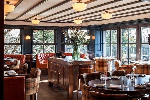 Windsor restaurant applies filament LED lamps in architectural lighting design