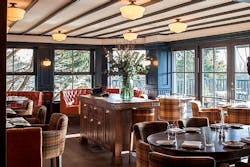 Windsor restaurant applies filament LED lamps in architectural lighting design Windsor restaurant applies filament LED lamps in architectural lighting design