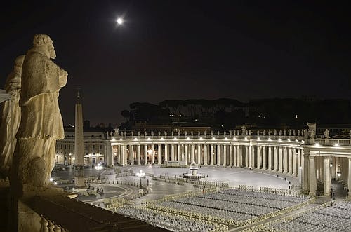 Osram lights St. Peter's Square with customized LED floodlights