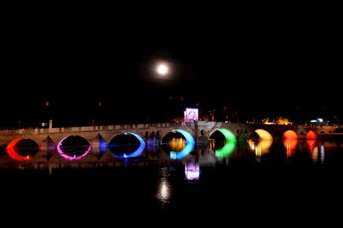 Philips LED fixtures reveal architecture of Turkey's Tunca Bridge ...