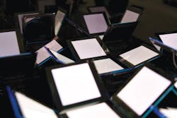 Surface-emissive OLED panels mature slowly, remain spectacular Surface-emissive OLED panels mature slowly, remain spectacular