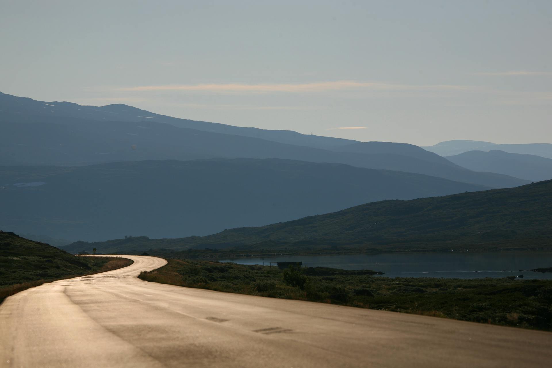 The road to IoT lighting continues to be long and winding.