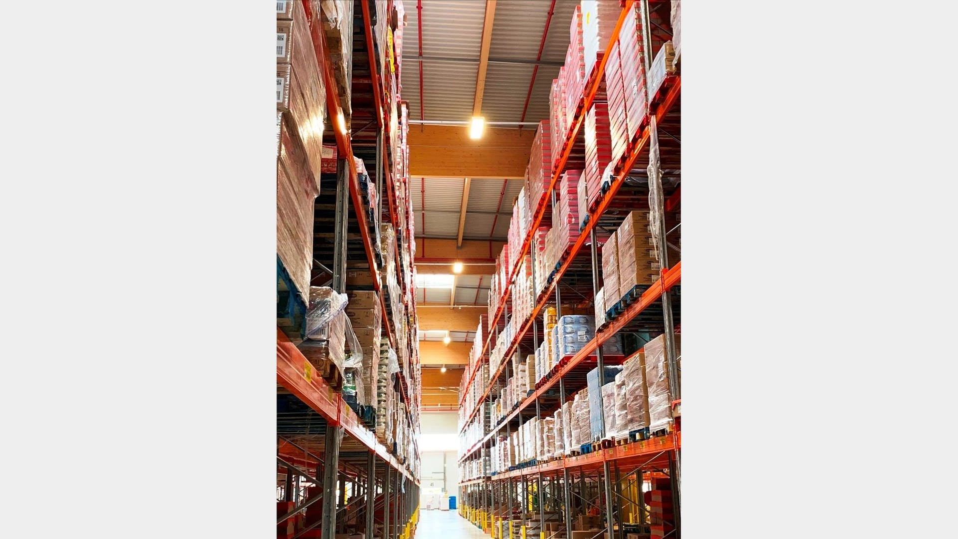 Intelligent sensor modules with Bluetooth connectivity bring Xicato controls to a busy logistics facility in France. Surprisingly, the company, known for its high-light-quality SSL, did not provide any LED light engines to the project. (Photo credit: Image courtesy of Xicato.)
