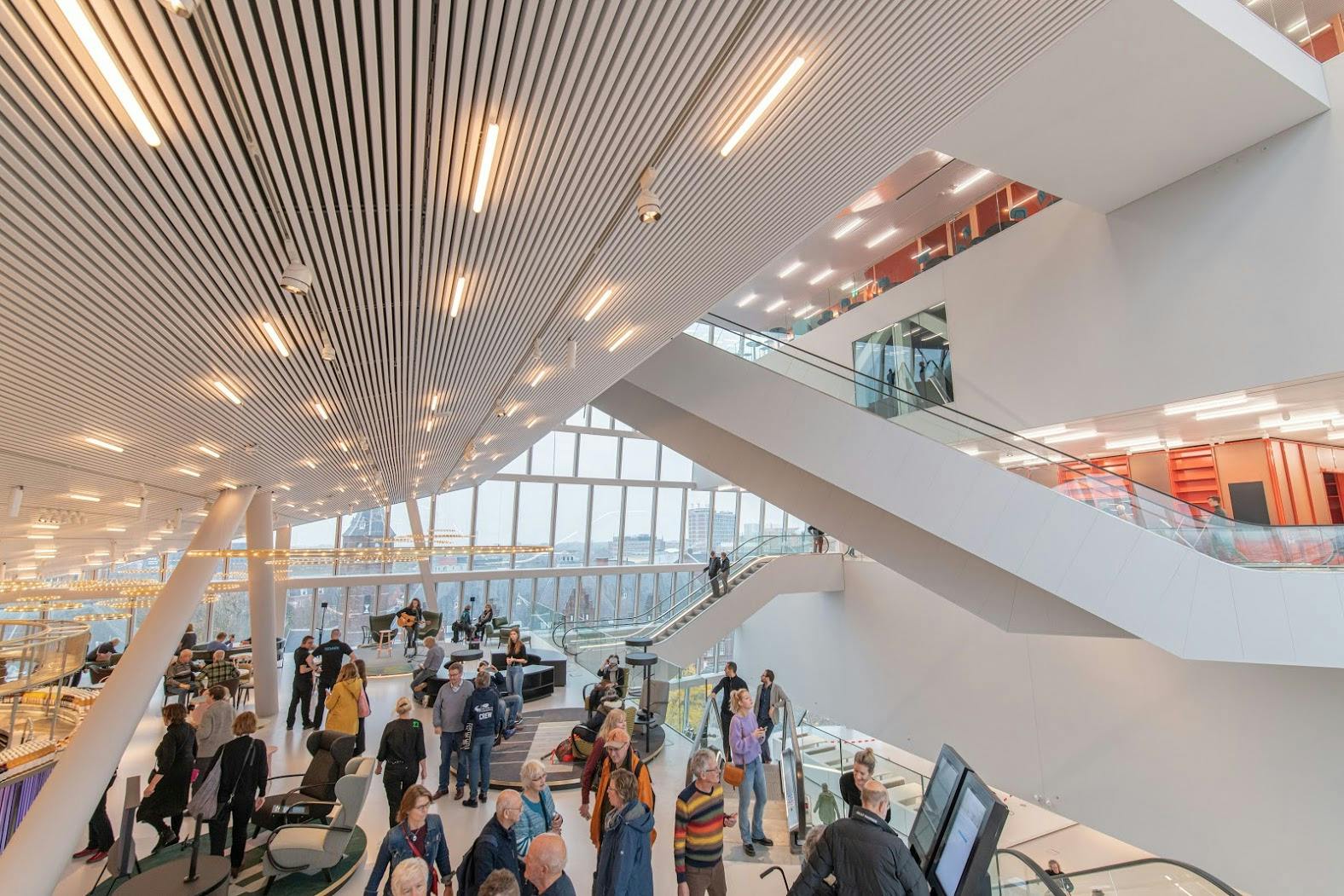 More than 1000 tunable white luminaires use eldoLED&rsquo;s DALI-2 DT8 compliant driver technology at the multifunctional commercial complex Forum Groningen in the Netherlands. (Photo credit: Image courtesy of Forum Groningen.)