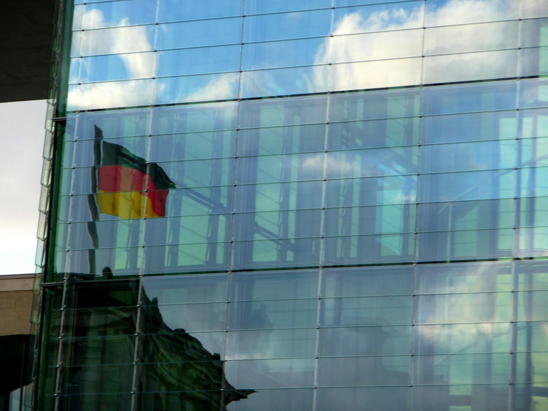 German merger and acquisition law grants control of cash to the acquirer only if it picks up at least 75% of the target company&rsquo;s stock. At 59.3%, ams governs Osram, but doesn&rsquo;t control the cash. (Photo credit: Image by Helmut Jungclaus via Pixabay; used under free license for commercial or noncommercial purposes.)