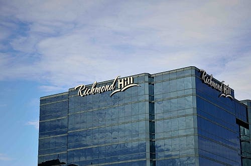 Toronto town settles on smart street lights for now