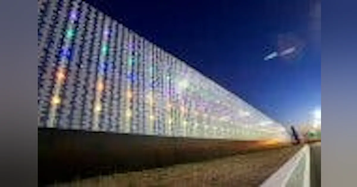 Roadside Led Roadside LED matrix responds to traffic flow | Buildings