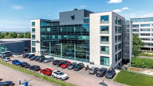 How smart lighting helped property giant CBRE figure out expansion plans