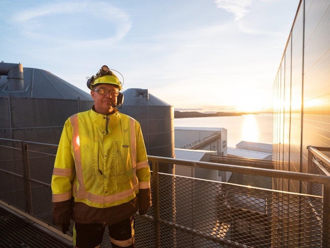 Mowi Feed’s Ragnar Meland (pictured) described the Glamox LED Kits as “designed for a circular economy,” noting that “they reuse the bodies of our lighting fixtures.”