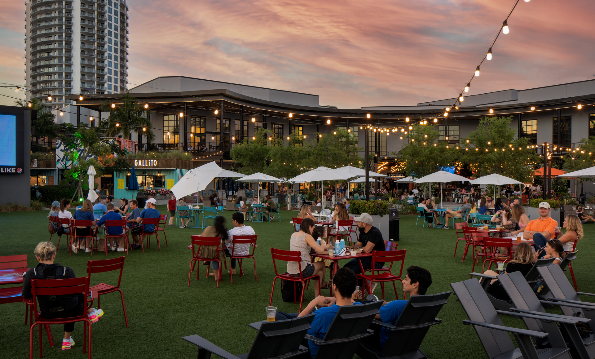https://img.buildings.com/files/base/ebm/smartbuildingstech/image/2023/08/Sparkman_Wharf_Lawn___Evening_Wide.64e89803a6dbf.png?auto=format%2Ccompress&w=320